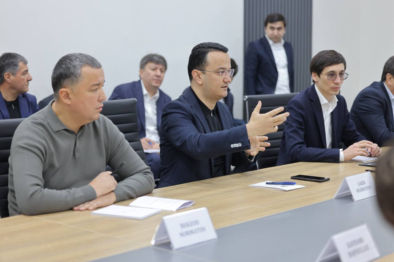 O‘zbekiston Respublikasi investitsiyalar, sanoat va savdo vaziri Afg ...