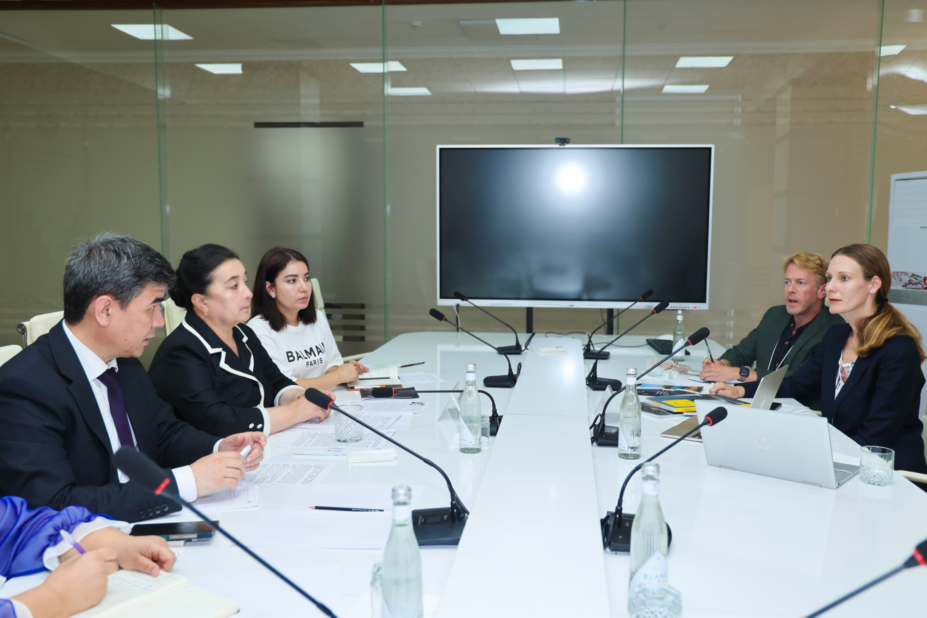 Oxford Business Group Vakili Bilan Gender Tenglik Va Investitsiyaviy oxford-business-group-vakili-bilan-gender-tenglik-va-investitsiyaviy