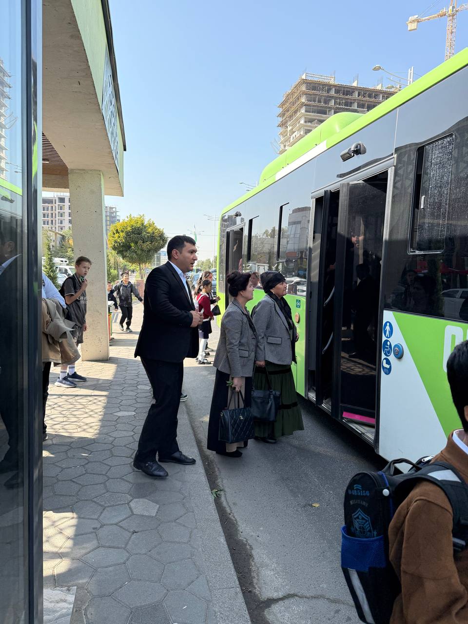 AGENTLIK XODIMLARI “AVTOMOBILSIZ KUN” TADBIRIDA FAOL QATNASHMOQDA