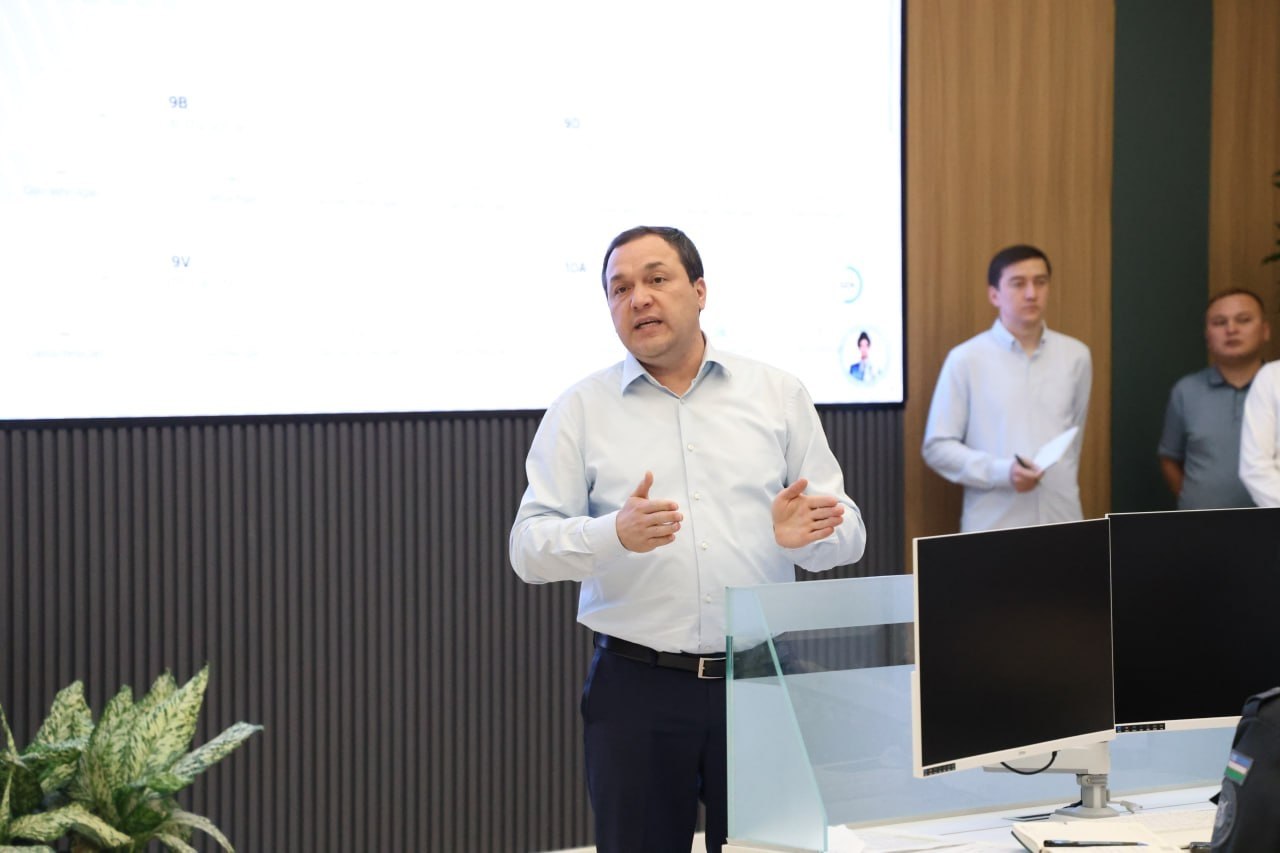 Семинар директоров школ Сергели по Face ID и цифровому контролю посещаемости